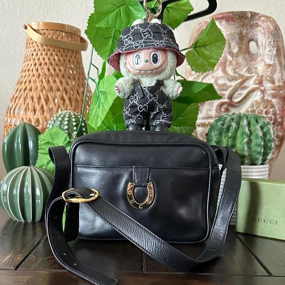 Gucci Jackie vintage Black Leather Shoulder Bag with Gold Detail - Picture 6 of 16